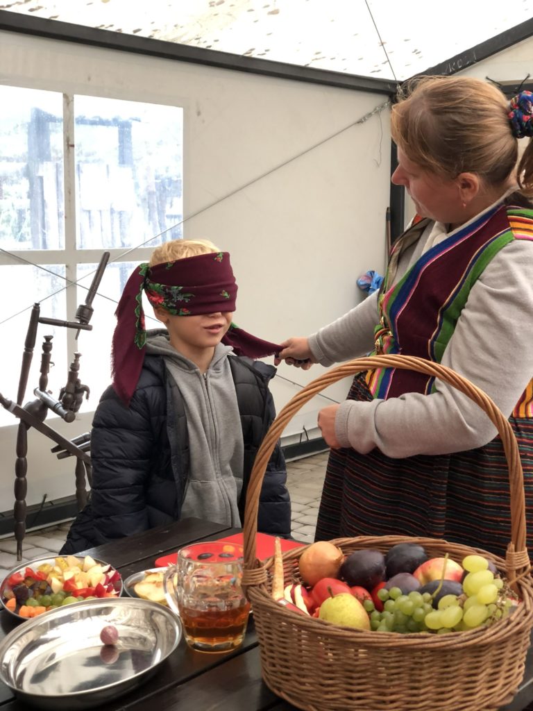 Gospodarstwo Agroturystyczne Dolina Bobrów Warsztaty jesienne, poznawanie warzyw i owoców po smaku i dotyku Gospodarstwie Agroturystycznym Dolina Bobrów