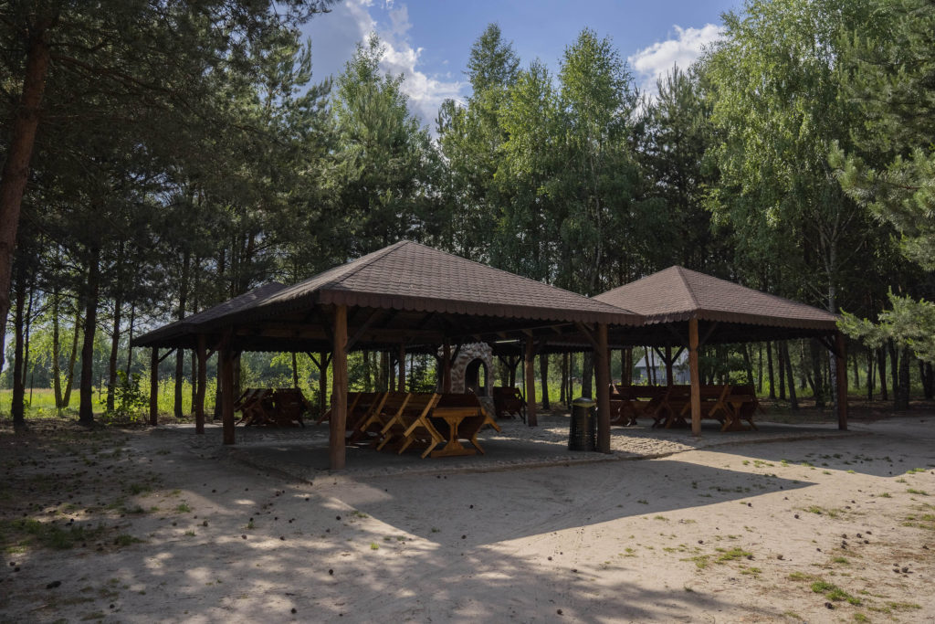 Altana na terenie Gospodarstwa Agroturystycznego Dolina Bobrów
