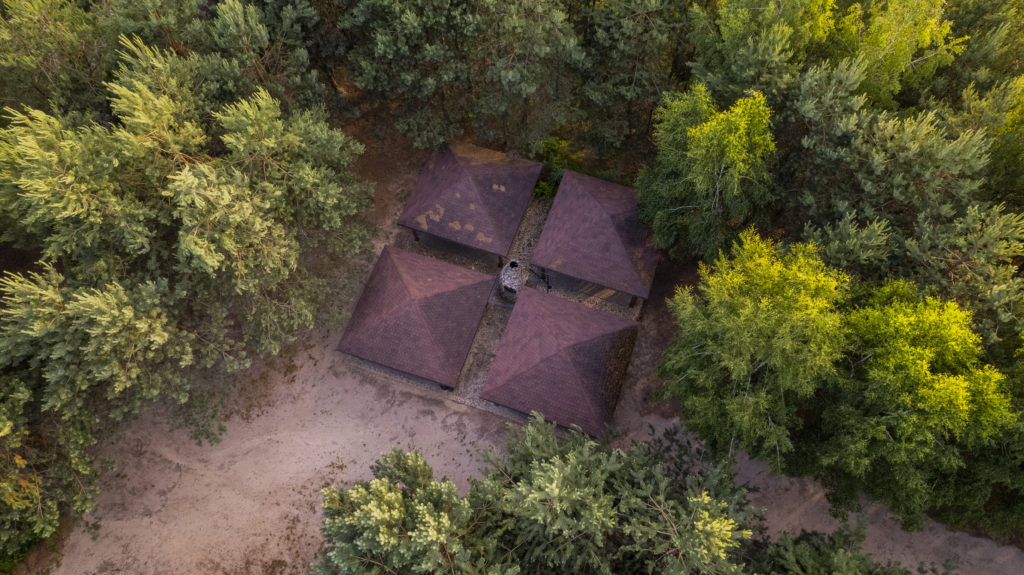 Altany na terenie Gospodarstwa Agroturystycznego Dolina Bobrów