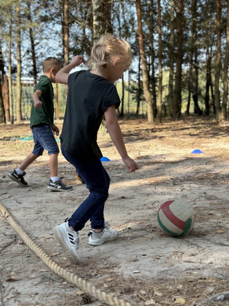 Gospodarstwo Agroturystyczne Dolina Bobrów Gra w piłkę